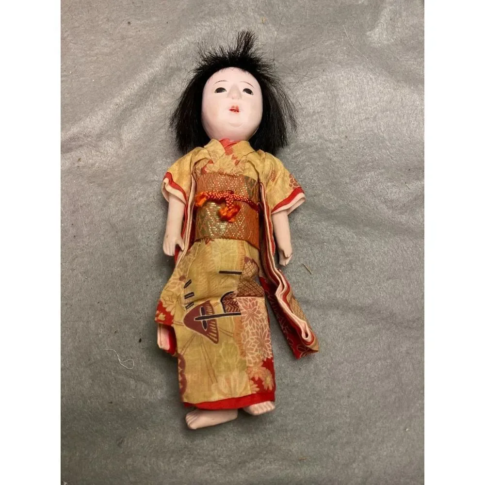 VINTAGE  9 INCH‎ JAPANESE DOLL SQUEALS WHEN SQUEEZED ORIGINAL KIMONO